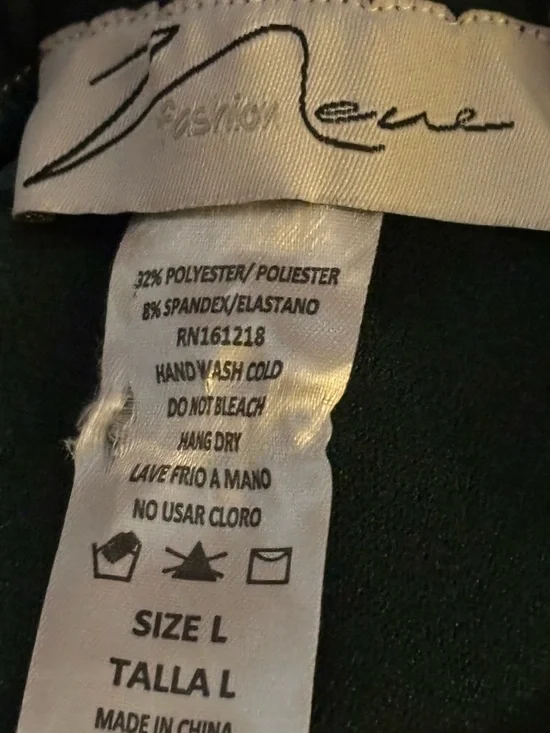 High-Waist NWOT Dark Green Button-Accent Pants 🆕 - Picture 4 of 4